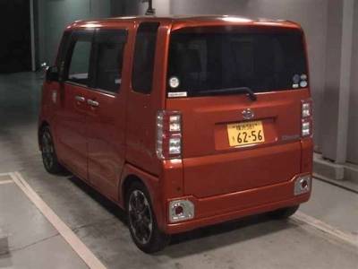 DAIHATSU WAKE