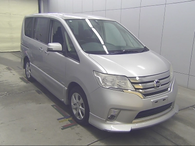 NISSAN SERENA