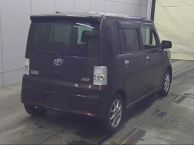 TOYOTA PIXIS SPACE