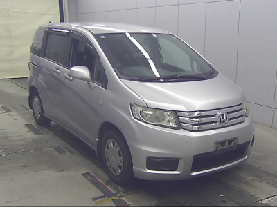 HONDA FREED SPIKE