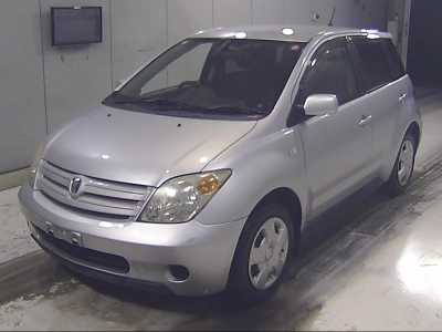 TOYOTA IST