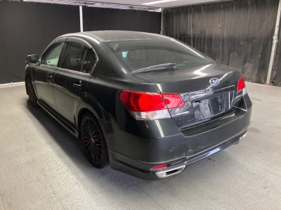 SUBARU LEGACY B4