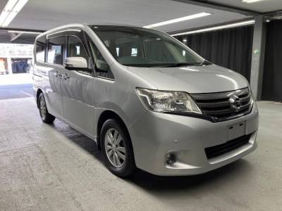 NISSAN SERENA