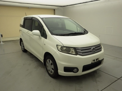 HONDA FREED SPIKE