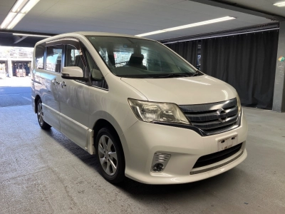 NISSAN SERENA
