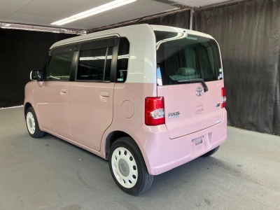 TOYOTA PIXIS SPACE