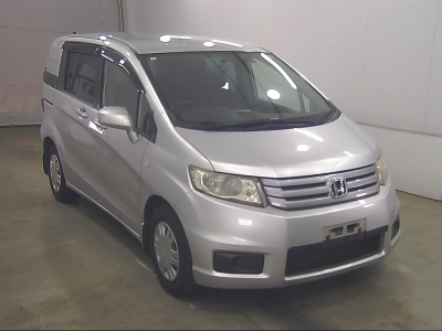 HONDA FREED SPIKE