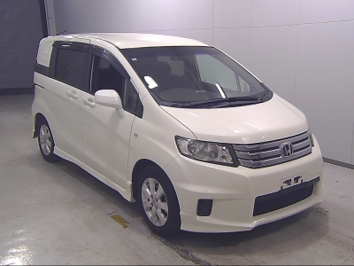 HONDA FREED SPIKE