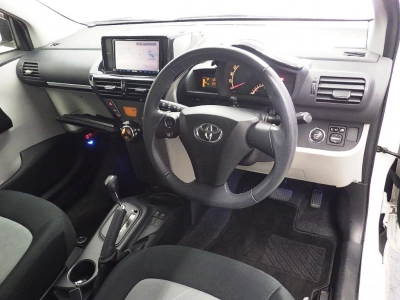 TOYOTA IQ