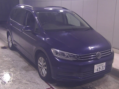 VOLKSWAGEN GOLF TOURAN