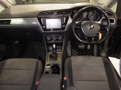 VOLKSWAGEN GOLF TOURAN