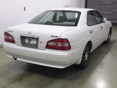 NISSAN LAUREL
