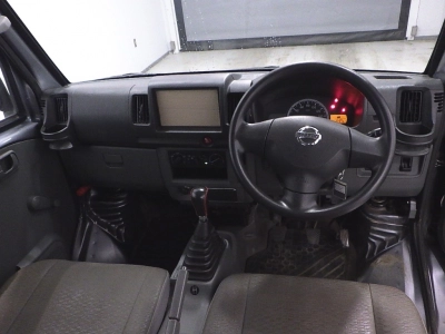 NISSAN CLIPPER VAN