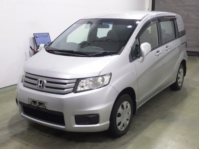 HONDA FREED SPIKE