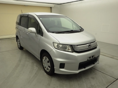 HONDA FREED SPIKE