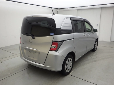 HONDA FREED SPIKE