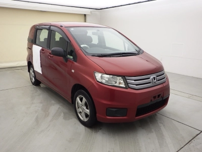 HONDA FREED SPIKE