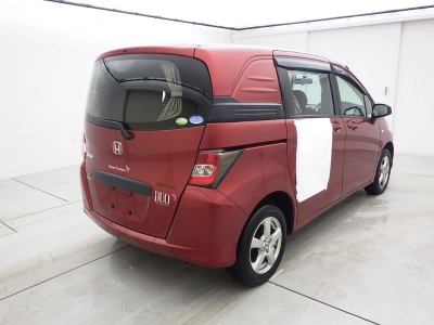 HONDA FREED SPIKE