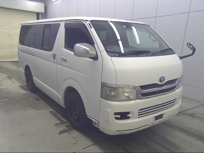 TOYOTA REGIUS VAN