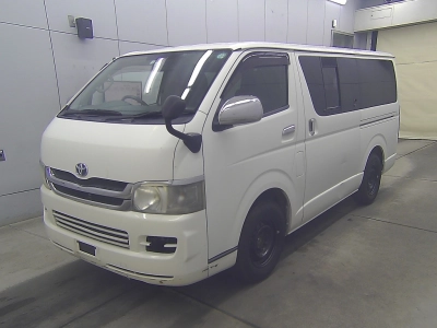 TOYOTA REGIUS VAN