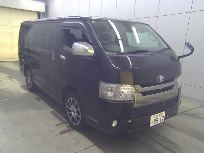 TOYOTA HIACE VAN