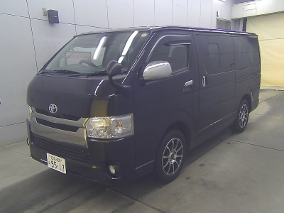 TOYOTA HIACE VAN