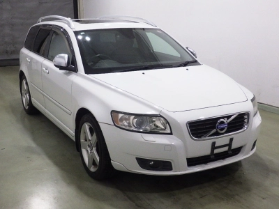 VOLVO V50