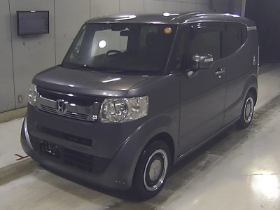 HONDA N-BOX SLASH