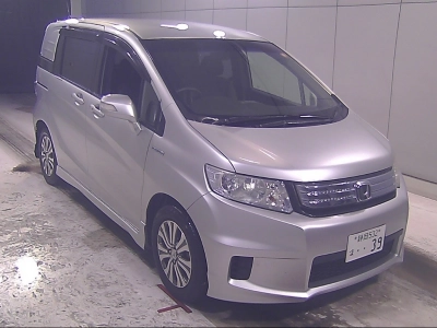 HONDA FREED SPIKE