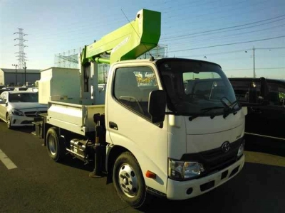 TOYOTA DYNA