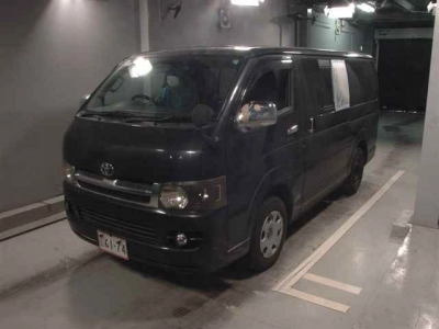 TOYOTA HIACE VAN