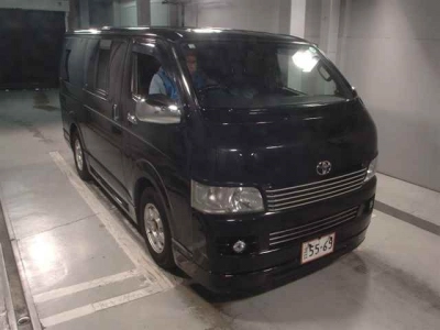TOYOTA HIACE VAN