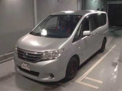 NISSAN SERENA