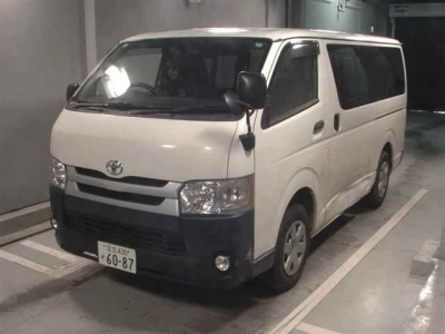 TOYOTA HIACE VAN