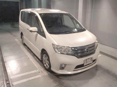 NISSAN SERENA