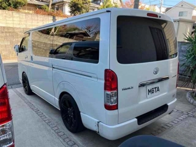 TOYOTA HIACE VAN
