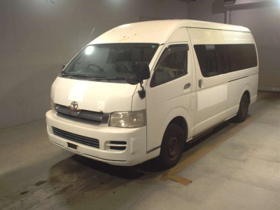 TOYOTA HIACE COMMUTER
