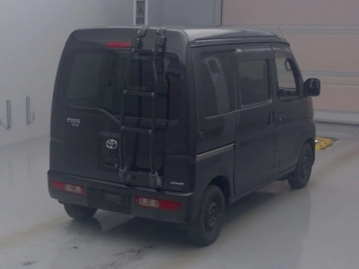 TOYOTA PIXIS VAN