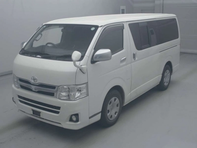 TOYOTA REGIUS VAN