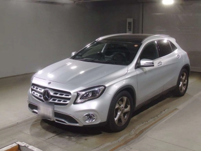 MERCEDES BENZ GLA