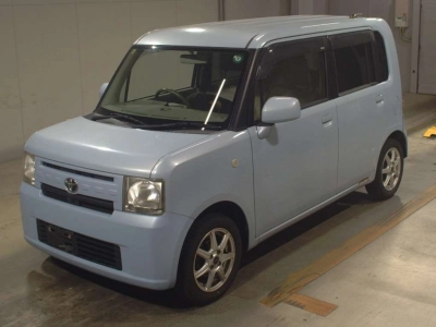 TOYOTA PIXIS SPACE