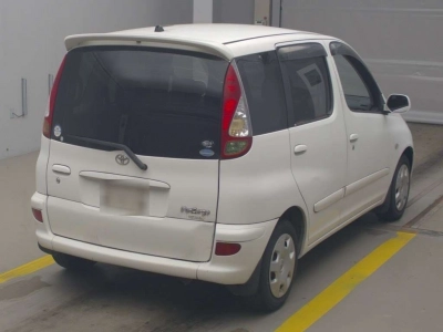 TOYOTA FUN CARGO
