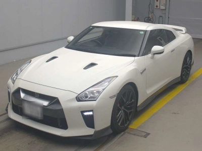 NISSAN GT-R