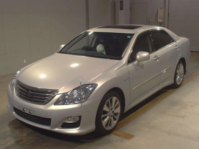 TOYOTA CROWN HYBRID