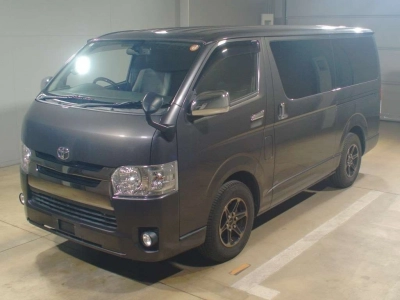 TOYOTA HIACE VAN