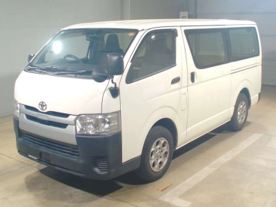 TOYOTA REGIUS VAN