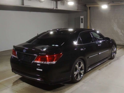 TOYOTA CROWN MAJESTA