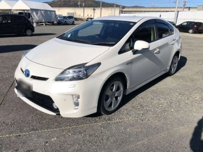TOYOTA PRIUS