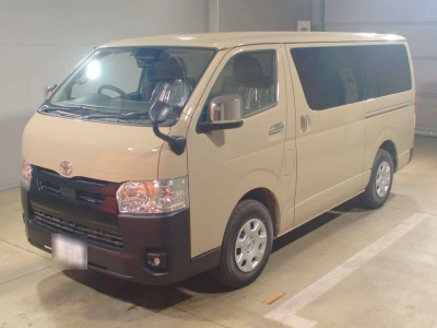 TOYOTA HIACE VAN