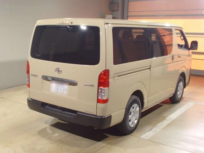 TOYOTA HIACE VAN